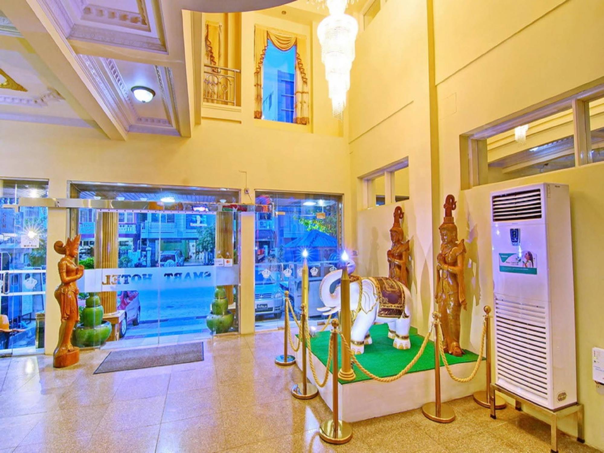 Smart Hotel Mandalay Exterior foto